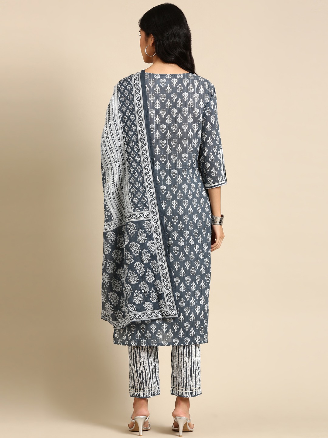 SHOWOFF Women's Round Neck Grey Straight Kurta set