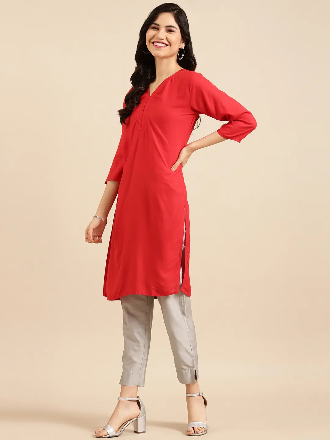 Showoff | SHOWOFF Women's V-Neck Red Solid Straight Three-Quarter Sleeves Kurti 2