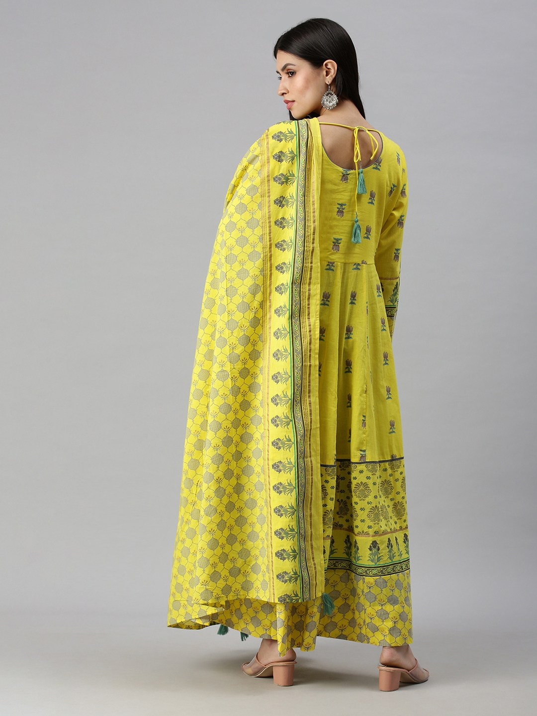 Showoff | SHOWOFF Women Yellow Floral V Neck Full Sleeves Long Anarkali Kurta 3