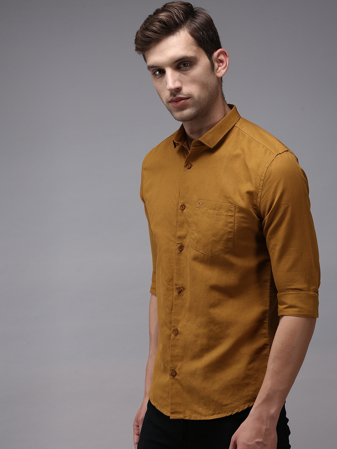 Showoff | SHOWOFF Men Bronze Solid Spread Collar Full Sleeves Casual Shirt 2
