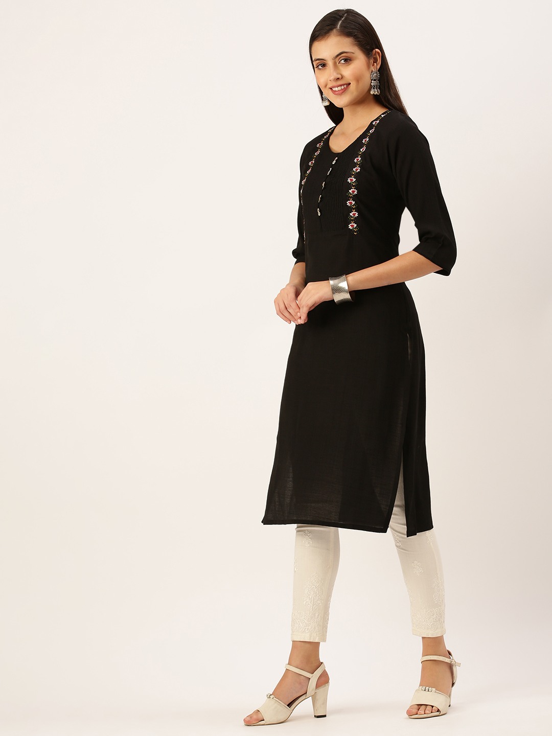 Showoff | SHOWOFF Women Black Solid Round Neck Three-Quarter Sleeves Mid Length Straight Kurta 2