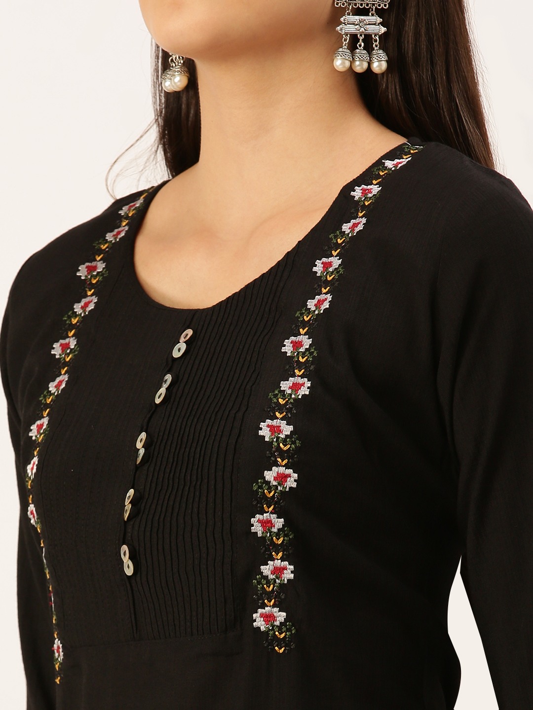 Showoff | SHOWOFF Women Black Solid Round Neck Three-Quarter Sleeves Mid Length Straight Kurta 5