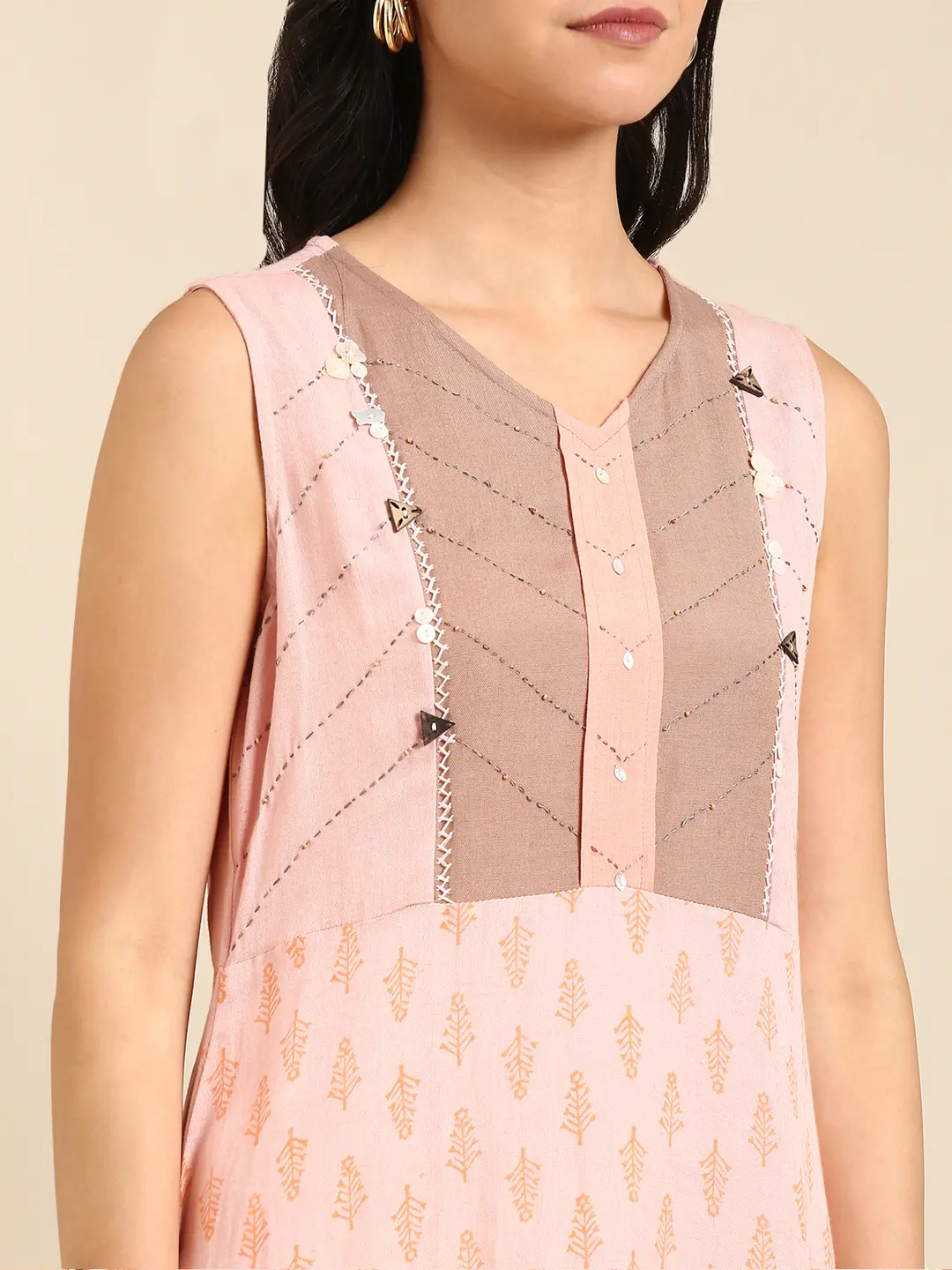 SHOWOFF Women Peach Colourblocked V Neck Sleeveless Ankle Length Anarkali Kurta