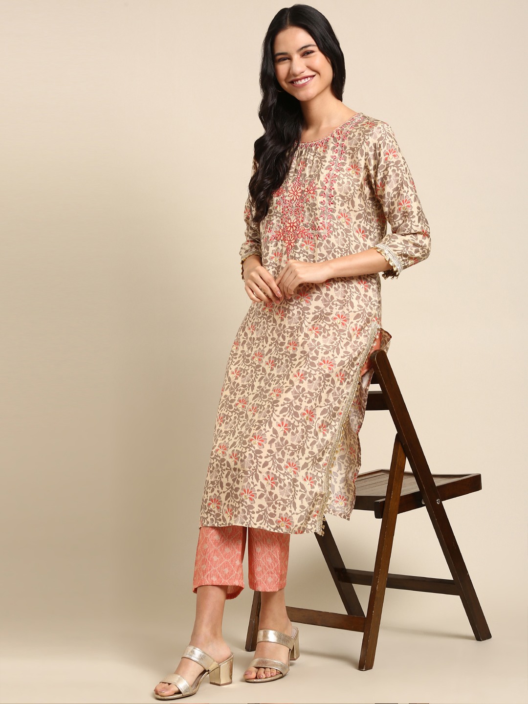 Showoff | SHOWOFF Women Beige Printed Scoop Neck Three-Quarter Sleeves Mid Length Straight Kurta Set 5