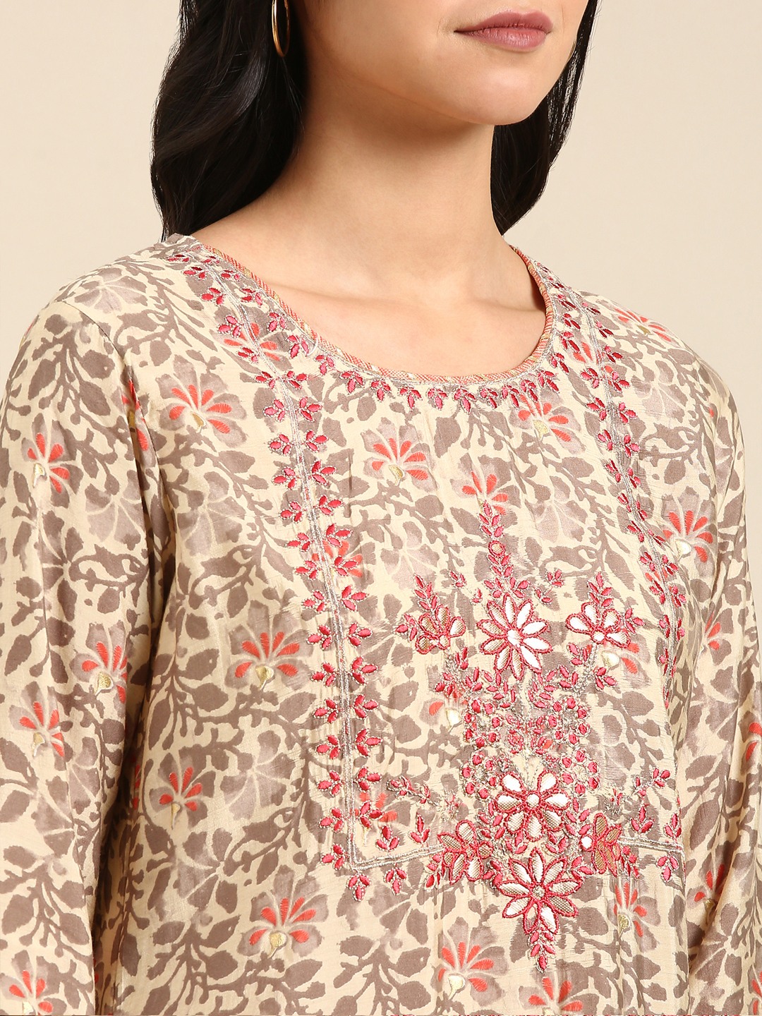 Showoff | SHOWOFF Women Beige Printed Scoop Neck Three-Quarter Sleeves Mid Length Straight Kurta Set 7