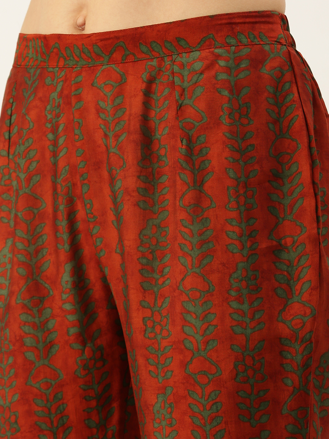 SHOWOFF Women's Straight Green Ethnic Motifs Tie-Up Neck Kurta set
