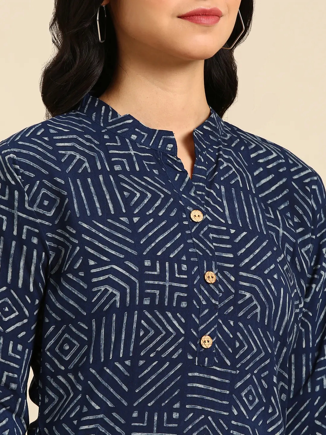 Showoff | SHOWOFF Women Navy Blue Geometric Mandarin Collar Three-Quarter Sleeves Mid Length Straight Kurta 5