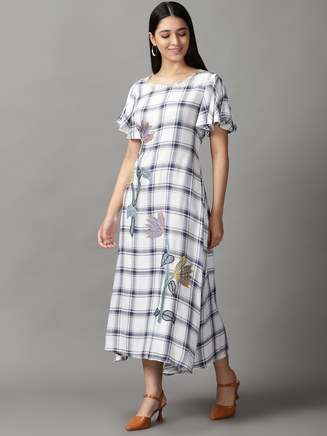Showoff | SHOWOFF Women White Checked Round Neck Short Sleeves Maxi Fit and Flare Dress 2