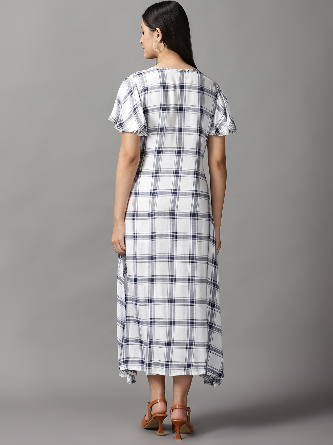 Showoff | SHOWOFF Women White Checked Round Neck Short Sleeves Maxi Fit and Flare Dress 3