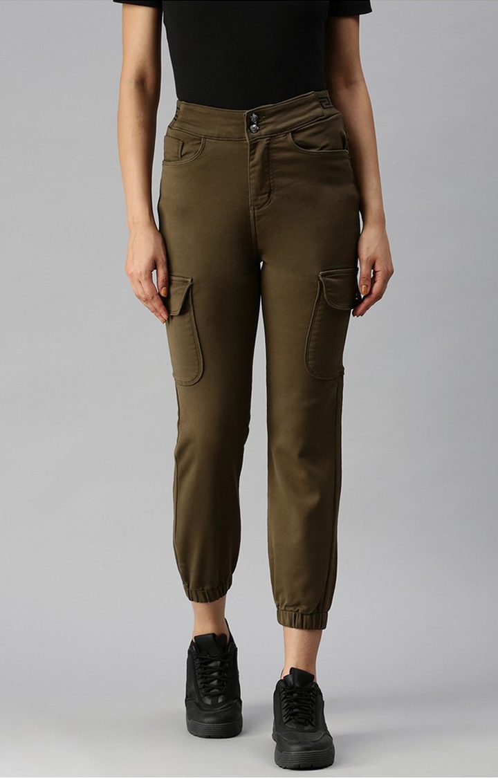 Khaki joggers outfit womens Cargo pants  Outfit Ideas With Joggers  cargo  pants Crop top Joggers Outfit