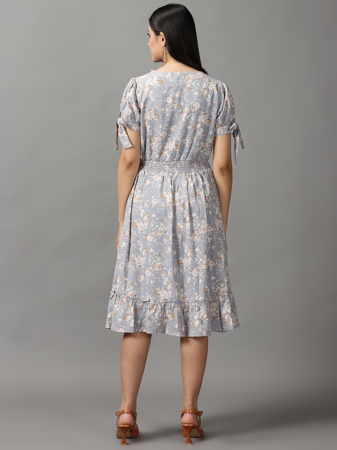 Showoff | SHOWOFF Women Grey Floral V Neck Short Sleeves Knee length Fit and Flare Dress 3