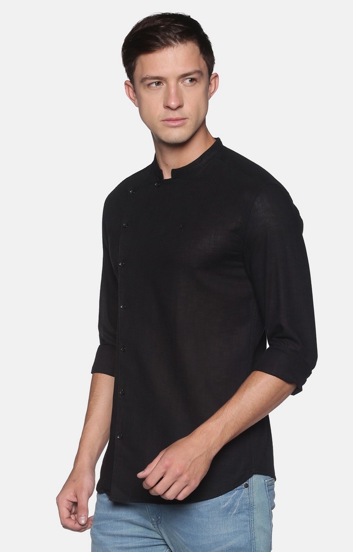 Showoff | SHOWOFF Men's Lenin Black Solid Slim Fit Shirt 1