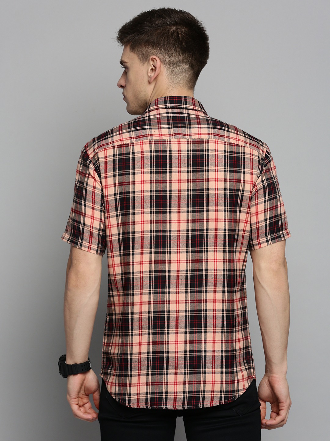 SHOWOFF Men Peach Checked Spread Collar Short Sleeves Casual Shirt