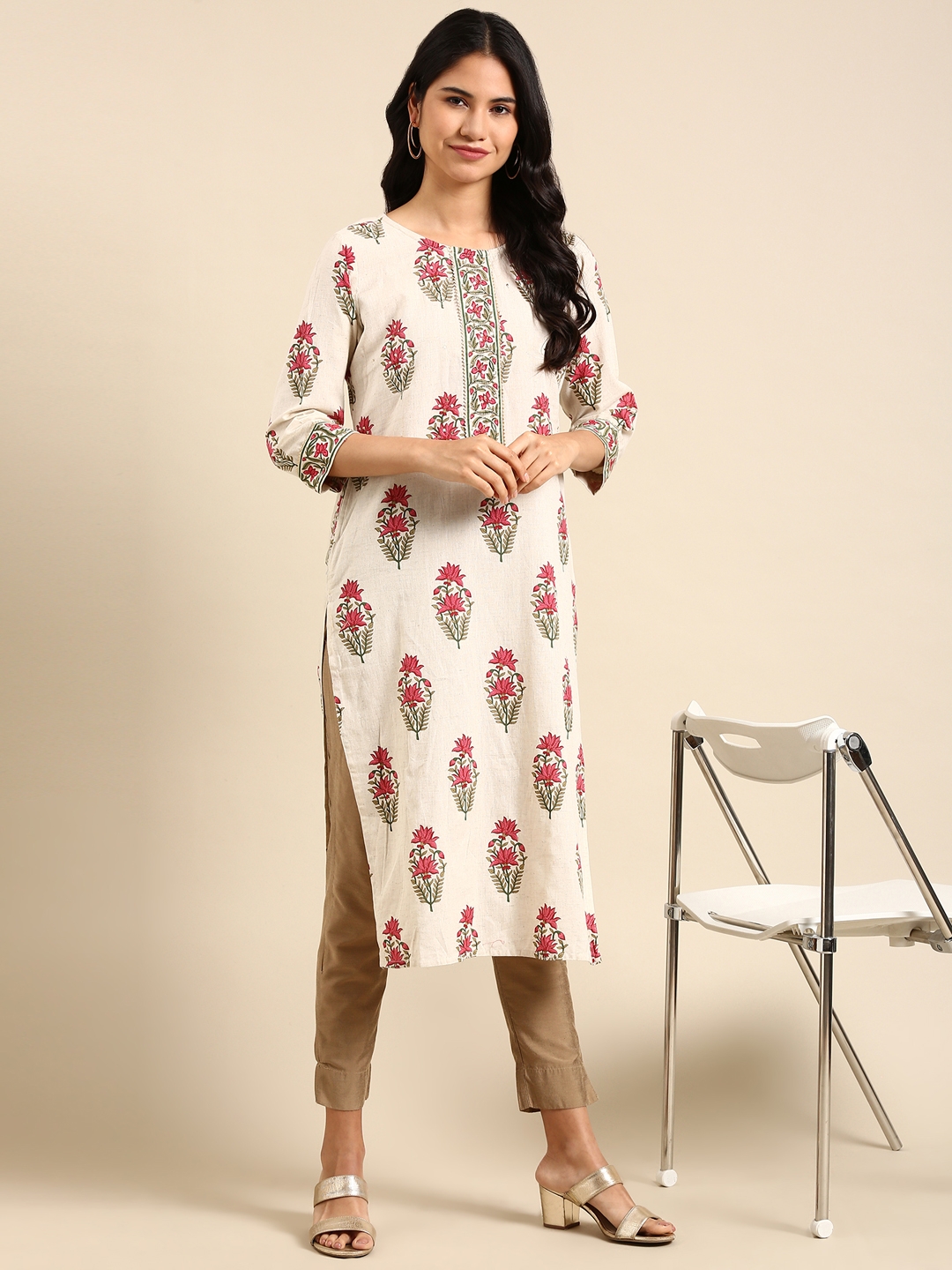 Showoff | SHOWOFF Women Off White Floral Round Neck Three-Quarter Sleeves Mid Length Straight Kurta 5