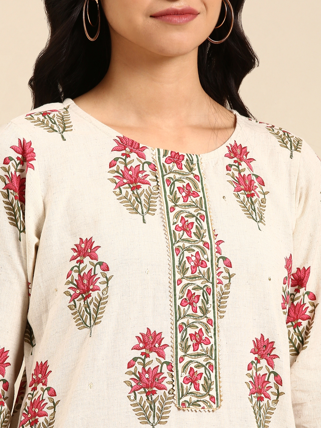 Showoff | SHOWOFF Women Off White Floral Round Neck Three-Quarter Sleeves Mid Length Straight Kurta 6