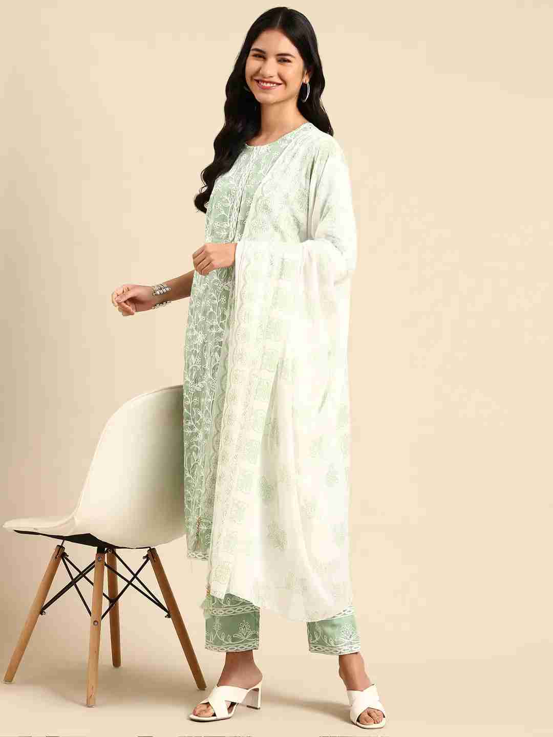 SHOWOFF Women Green Printed Round Neck Three-Quarter Sleeves Mid Length Straight Kurta Set