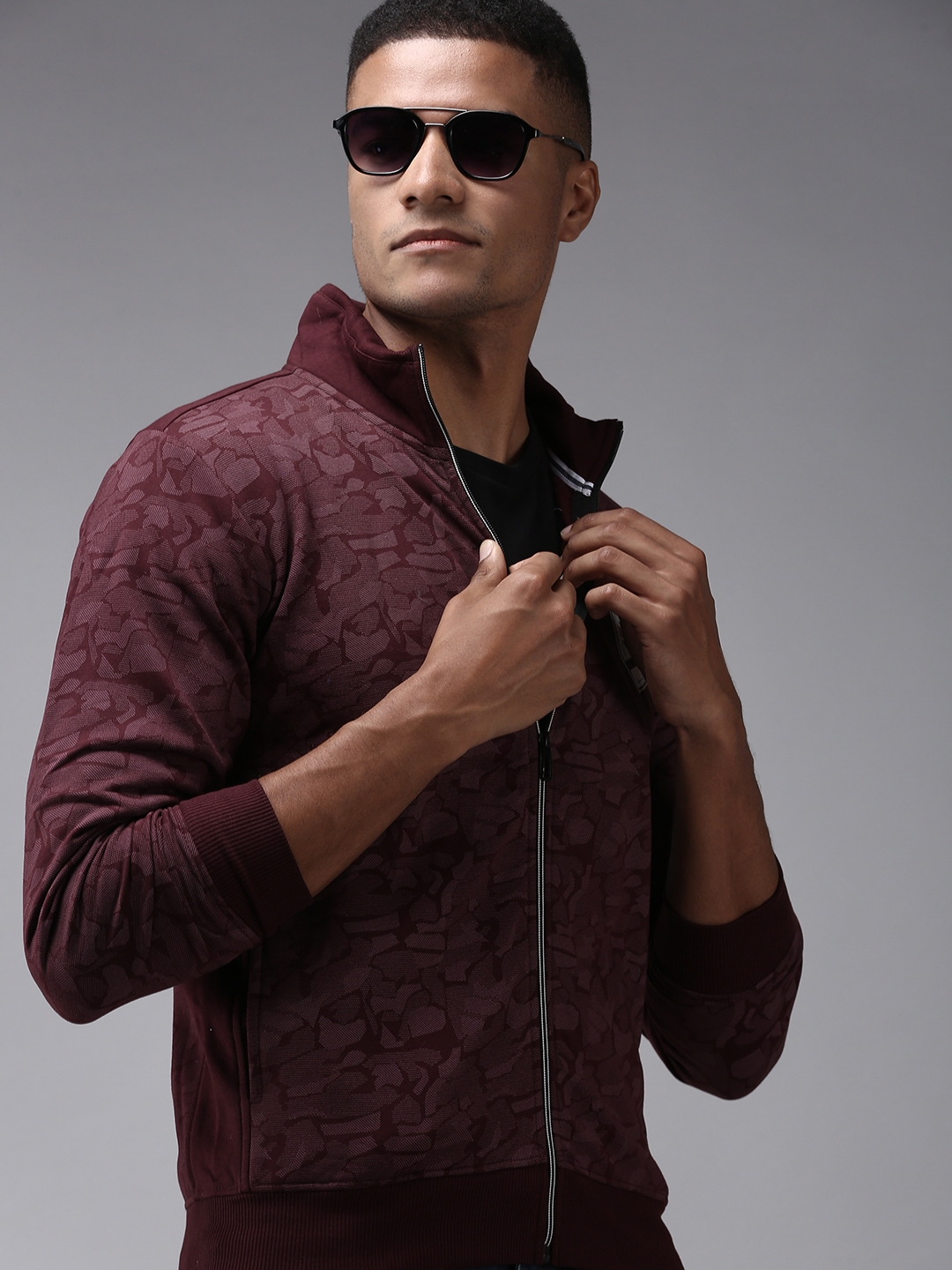 Showoff | SHOWOFF Men Burgundy Printed Mock Collar Full Sleeves Front-Open Sweatshirt 0