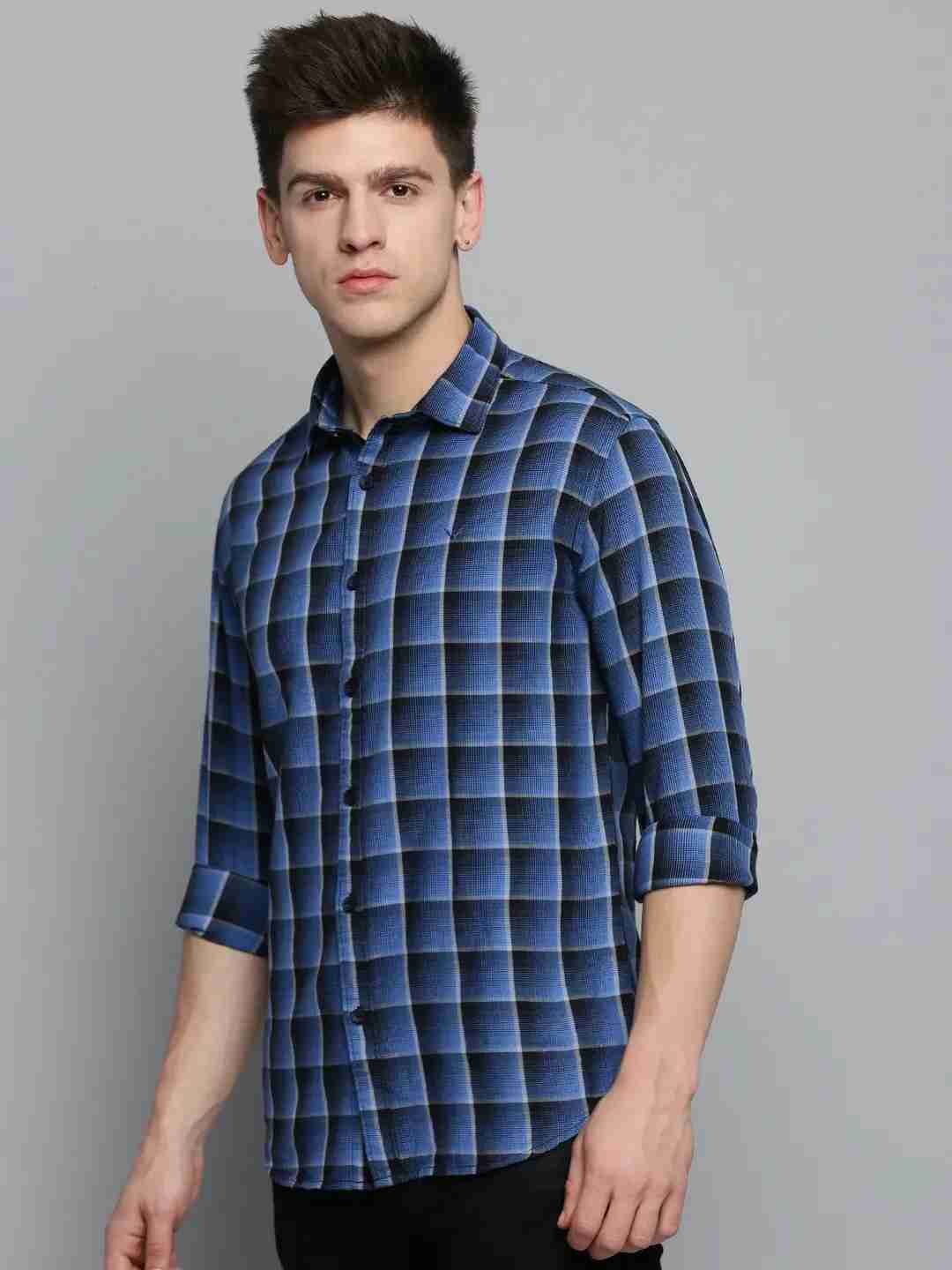 SHOWOFF Men Blue Checked Spread Collar Full Sleeves Casual Shirt