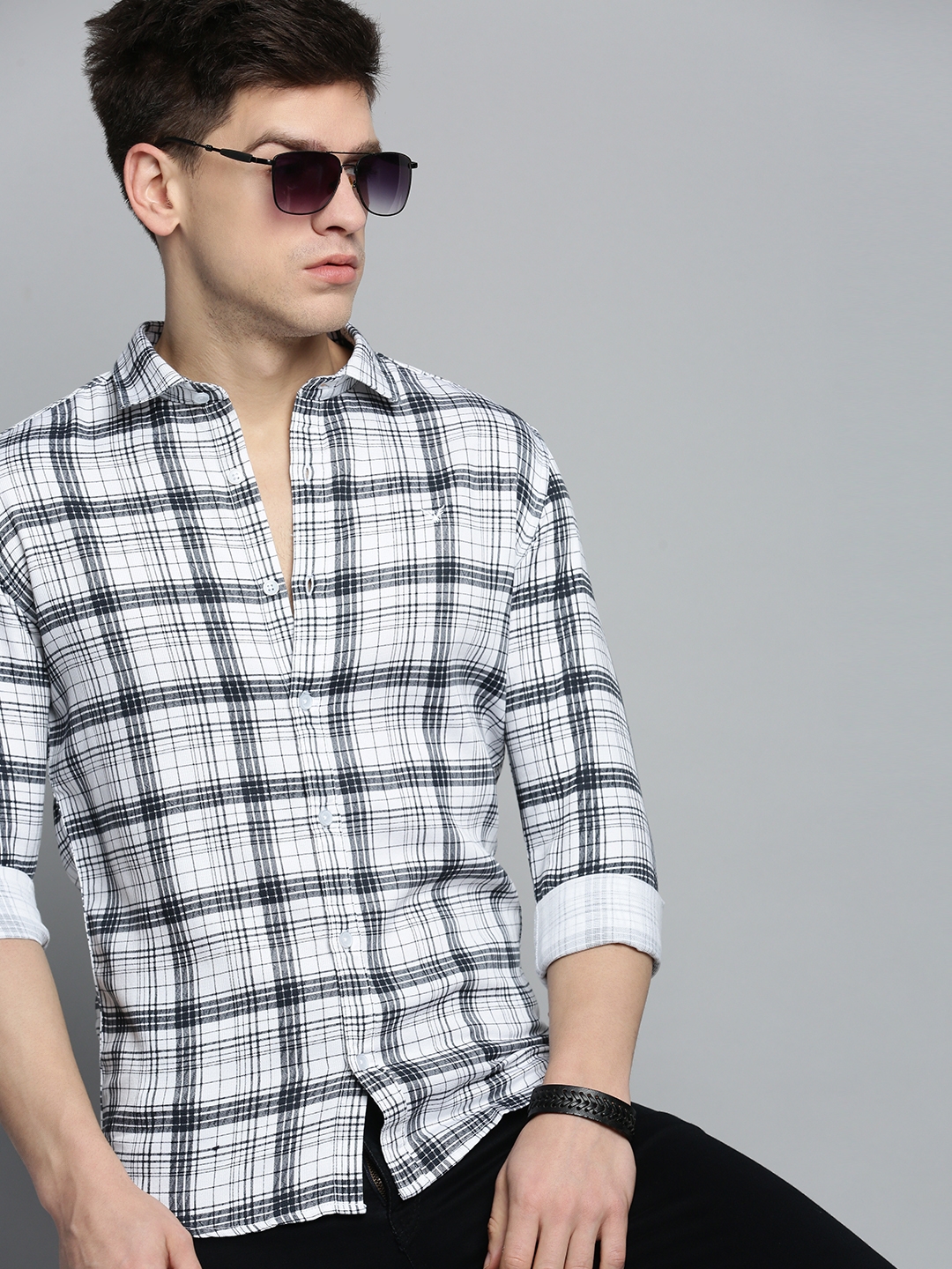 SHOWOFF Men White Checked Spread Collar Full Sleeves Casual Shirt
