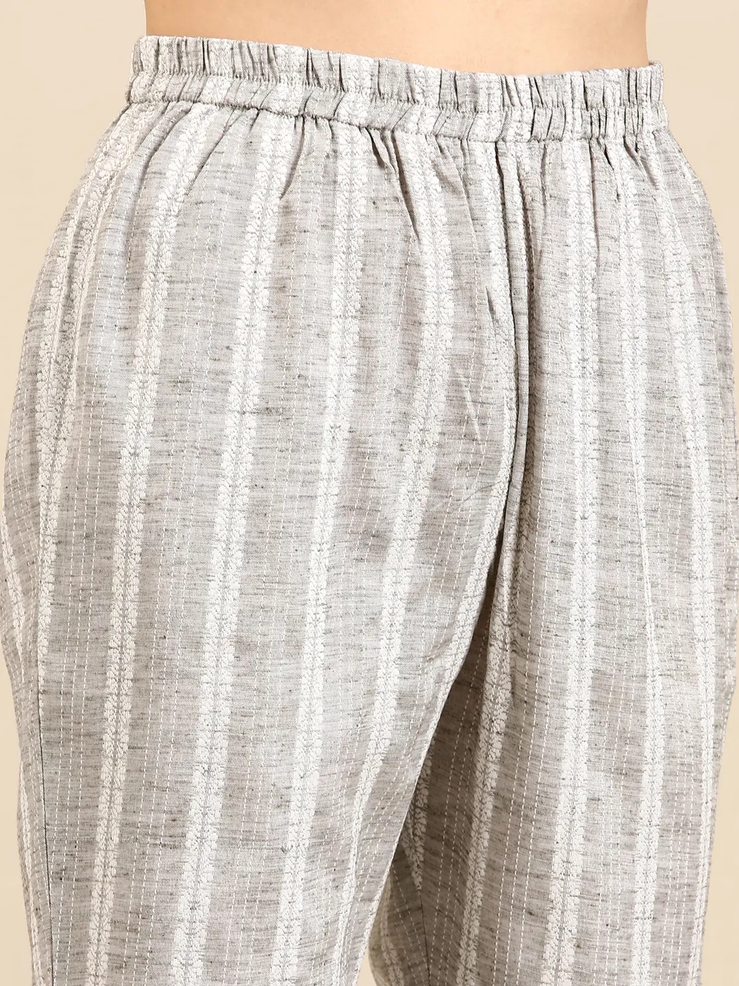 Showoff | SHOWOFF Women Grey Self Design Round Neck Three-Quarter Sleeves Mid Length Straight Kurta Set 7