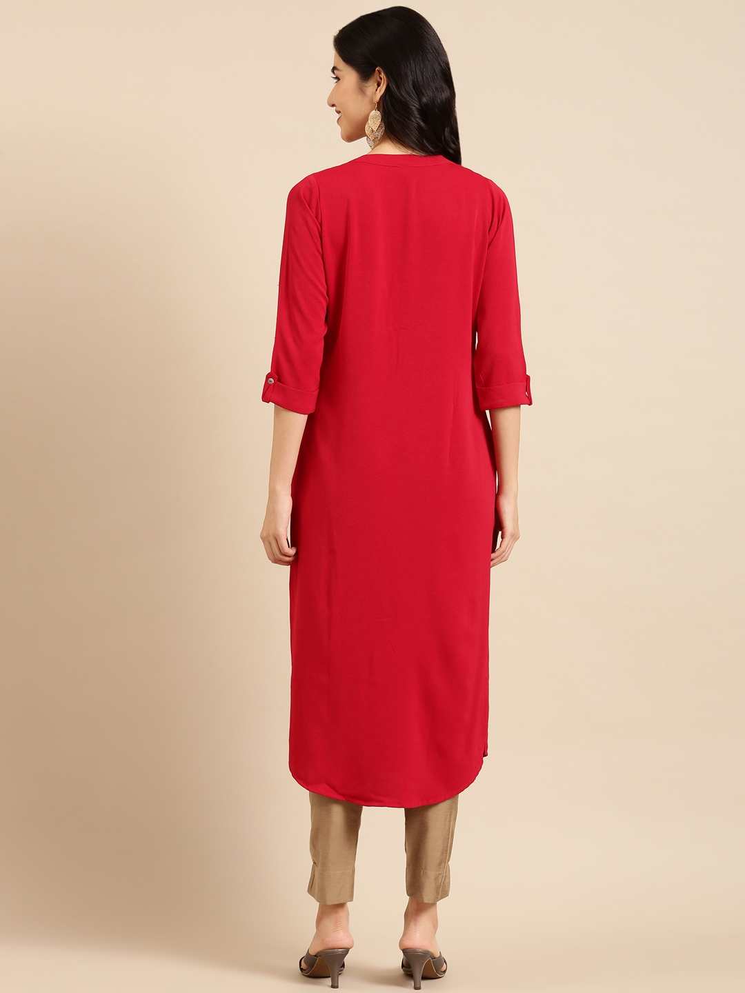 Showoff | SHOWOFF Women Red Solid Mandarin Collar Three-Quarter Sleeves Mid Length Straight Kurta 4