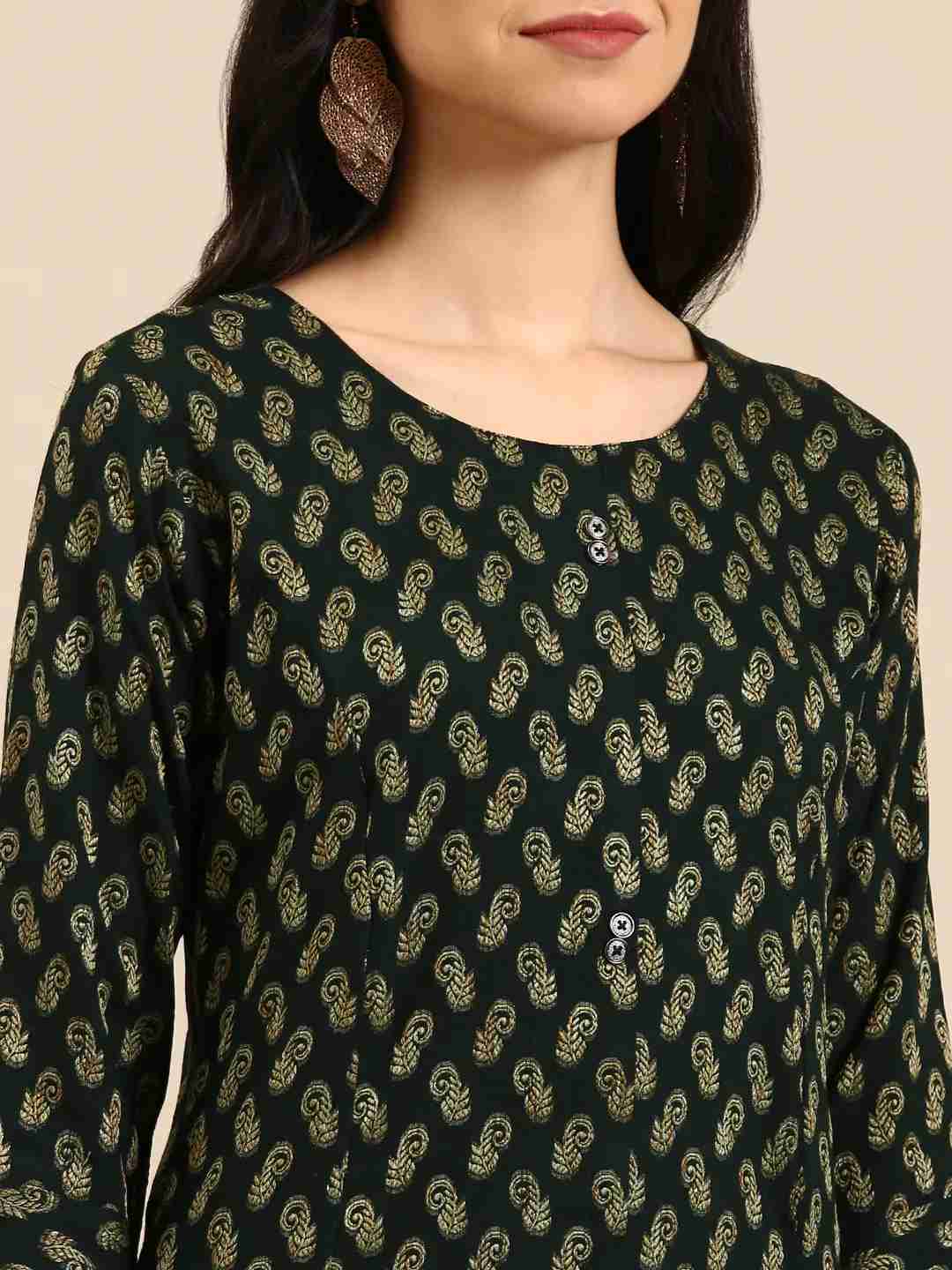 SHOWOFF Women Green Woven Design Round Neck Three-Quarter Sleeves Mid Length Straight Kurta