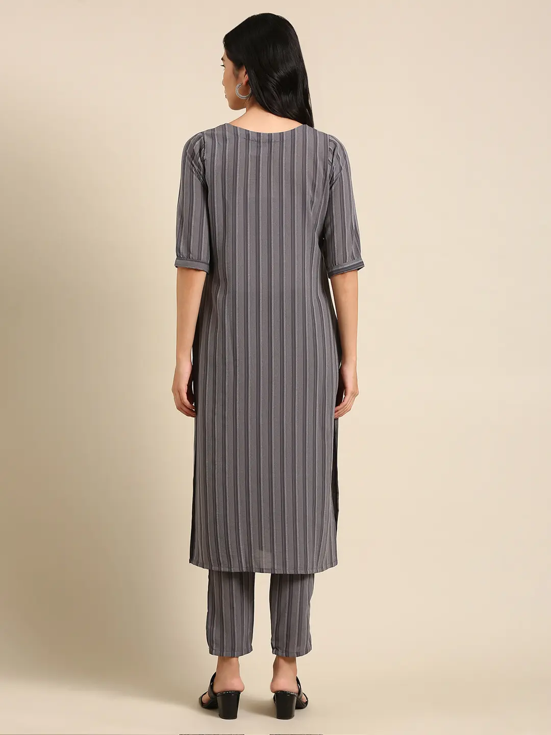 SHOWOFF Women Grey Self Design  Round Neck Three-Quarter Sleeves Mid Length Straight Kurta Set