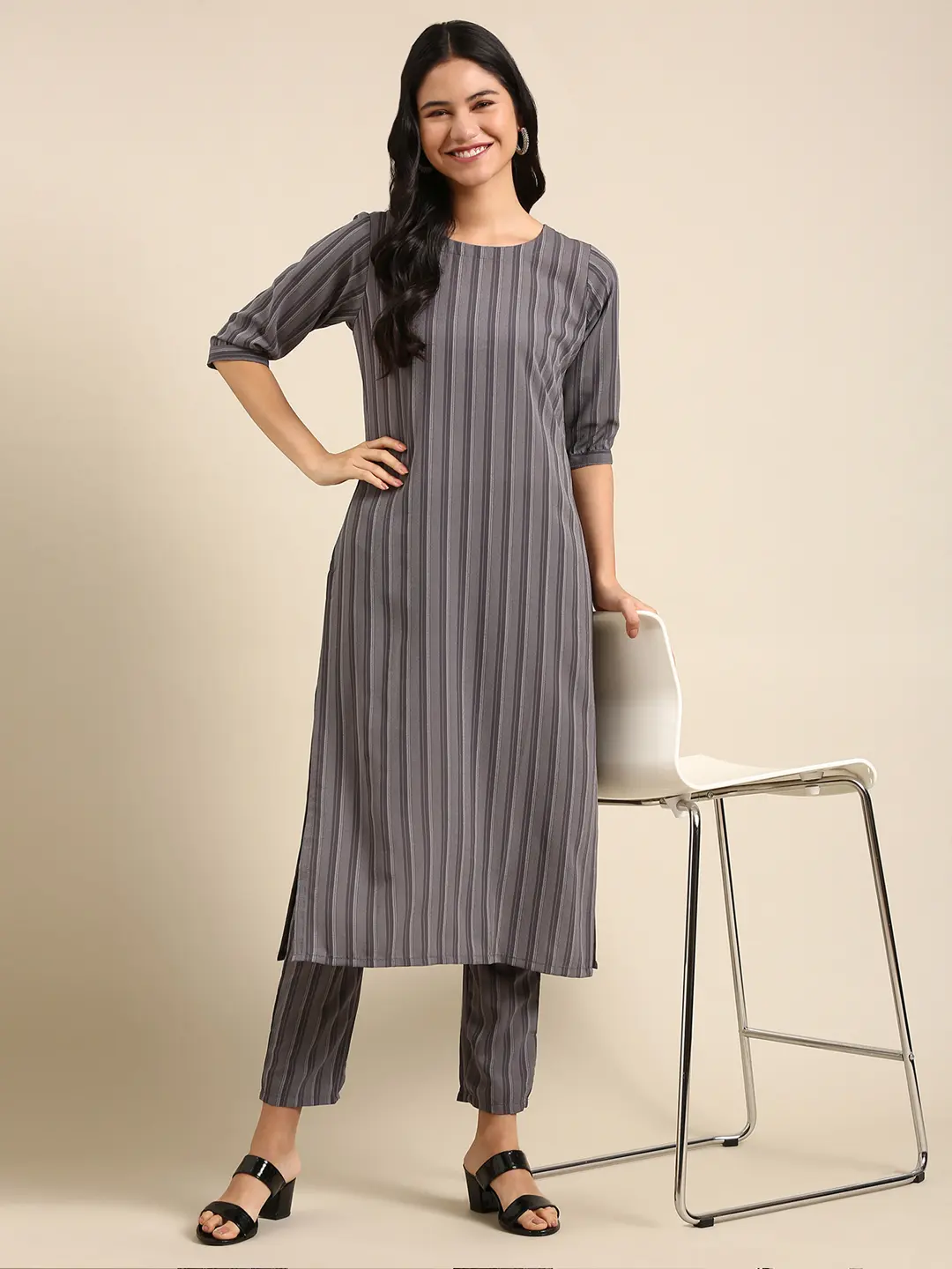 SHOWOFF Women Grey Self Design  Round Neck Three-Quarter Sleeves Mid Length Straight Kurta Set