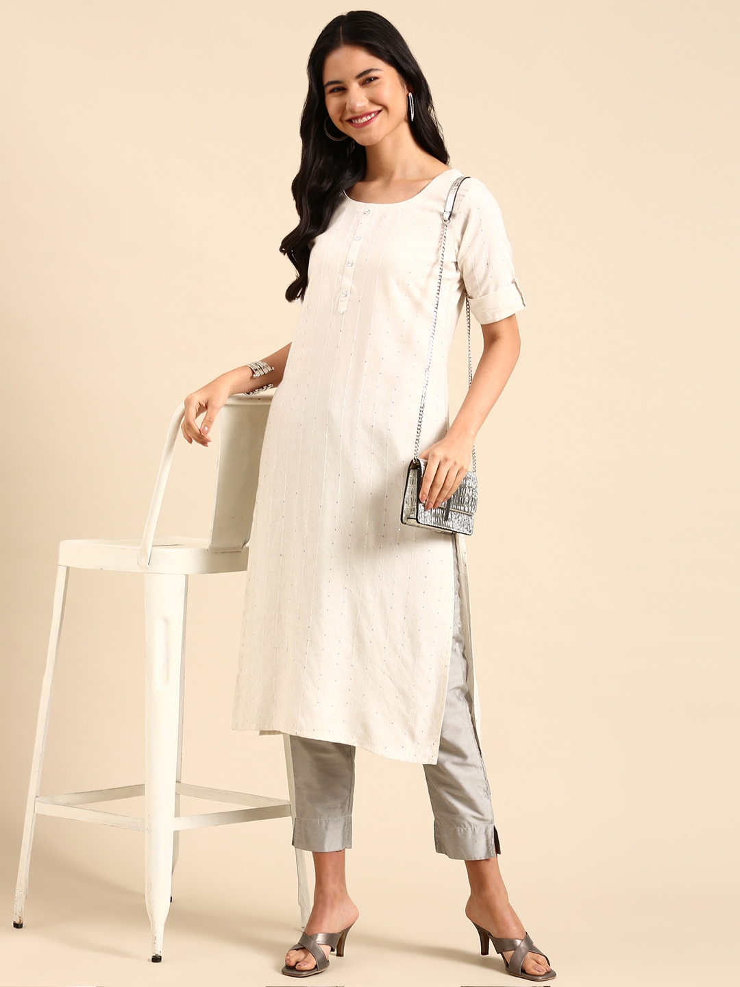 Showoff | SHOWOFF Women Off White Embellished Round Neck Short Sleeves Mid Length Straight Kurta 3