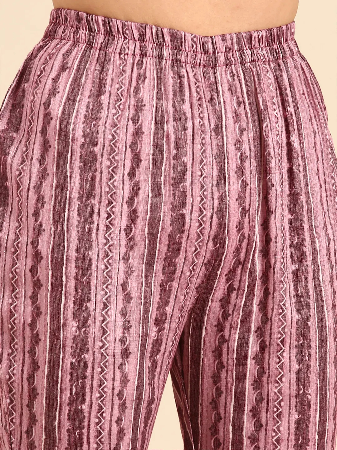 Showoff | SHOWOFF Women Mauve Printed Scoop Neck Three-Quarter Sleeves Mid Length Straight Kurta Set 7