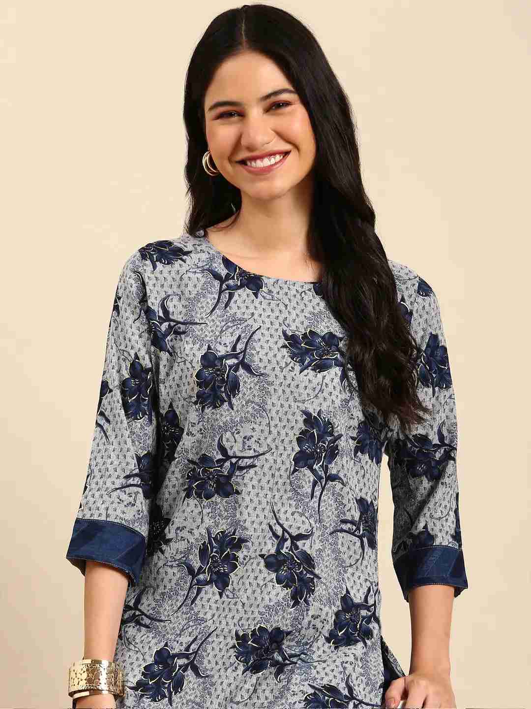 SHOWOFF Women Grey Printed Scoop Neck Three-Quarter Sleeves Mid Length Straight Kurta Set