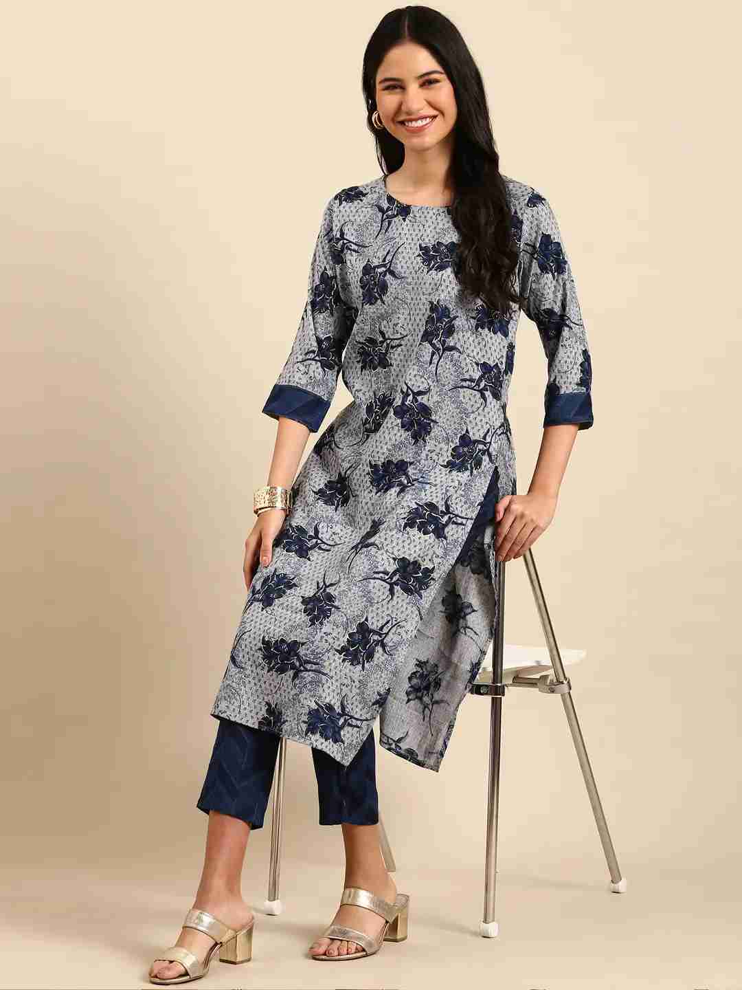 SHOWOFF Women Grey Printed Scoop Neck Three-Quarter Sleeves Mid Length Straight Kurta Set