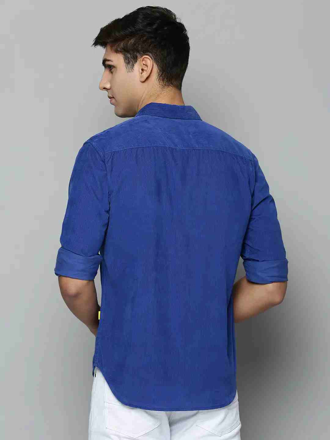 SHOWOFF Men Blue Solid Spread Collar Full Sleeves Casual Shirt