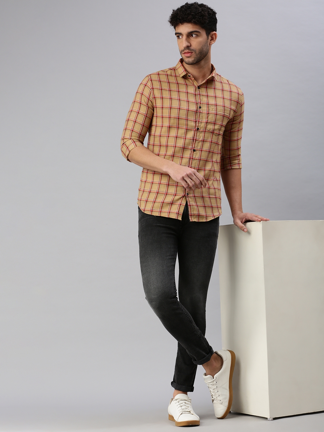 Showoff | SHOWOFF Men Brown Checked Spread Collar Full Sleeves Casual Shirt 4