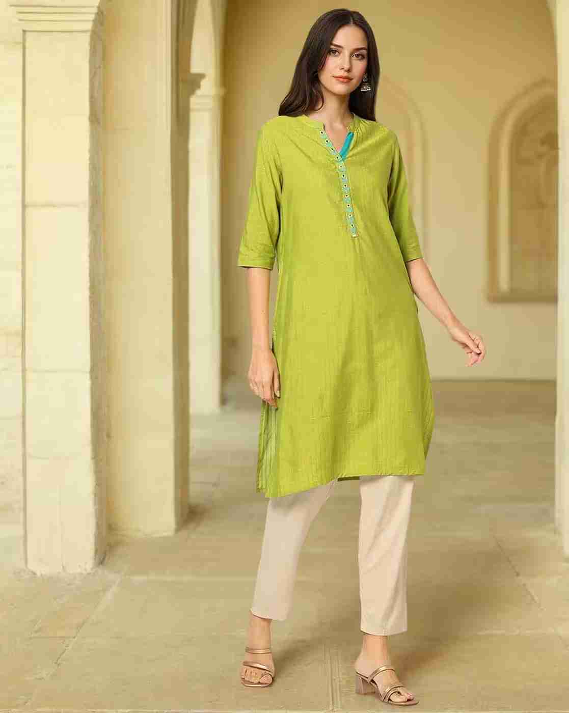 SIYAHI | Women Woven Straight Kurta with Embroidered Placket|0