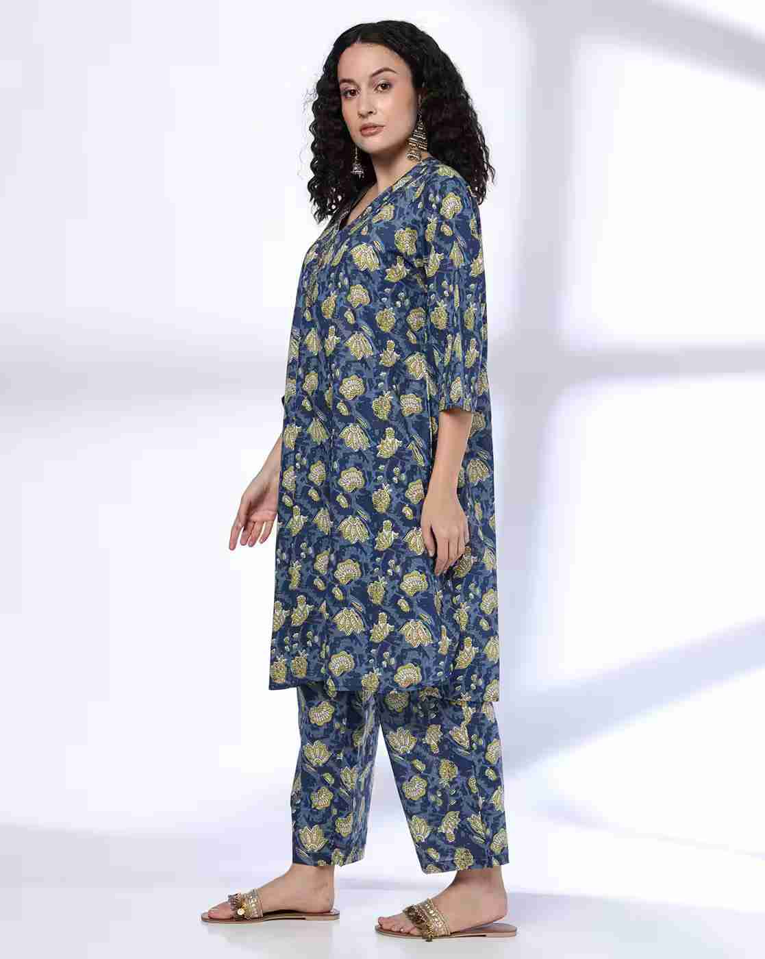 SIYAHI | Women Floral Print Straight Kurta & Pants Set|1
