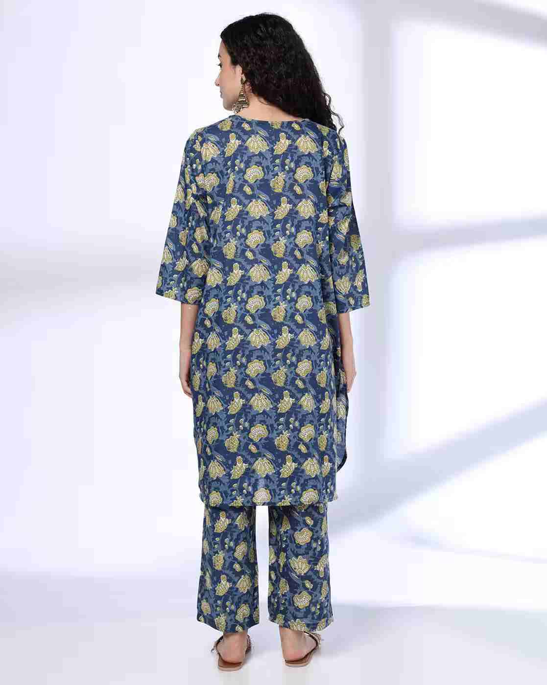 SIYAHI | Women Floral Print Straight Kurta & Pants Set|2