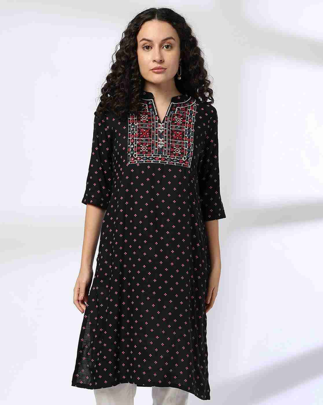 SIYAHI | Women Printed Straight Kurta with Embroidered Yoke|3