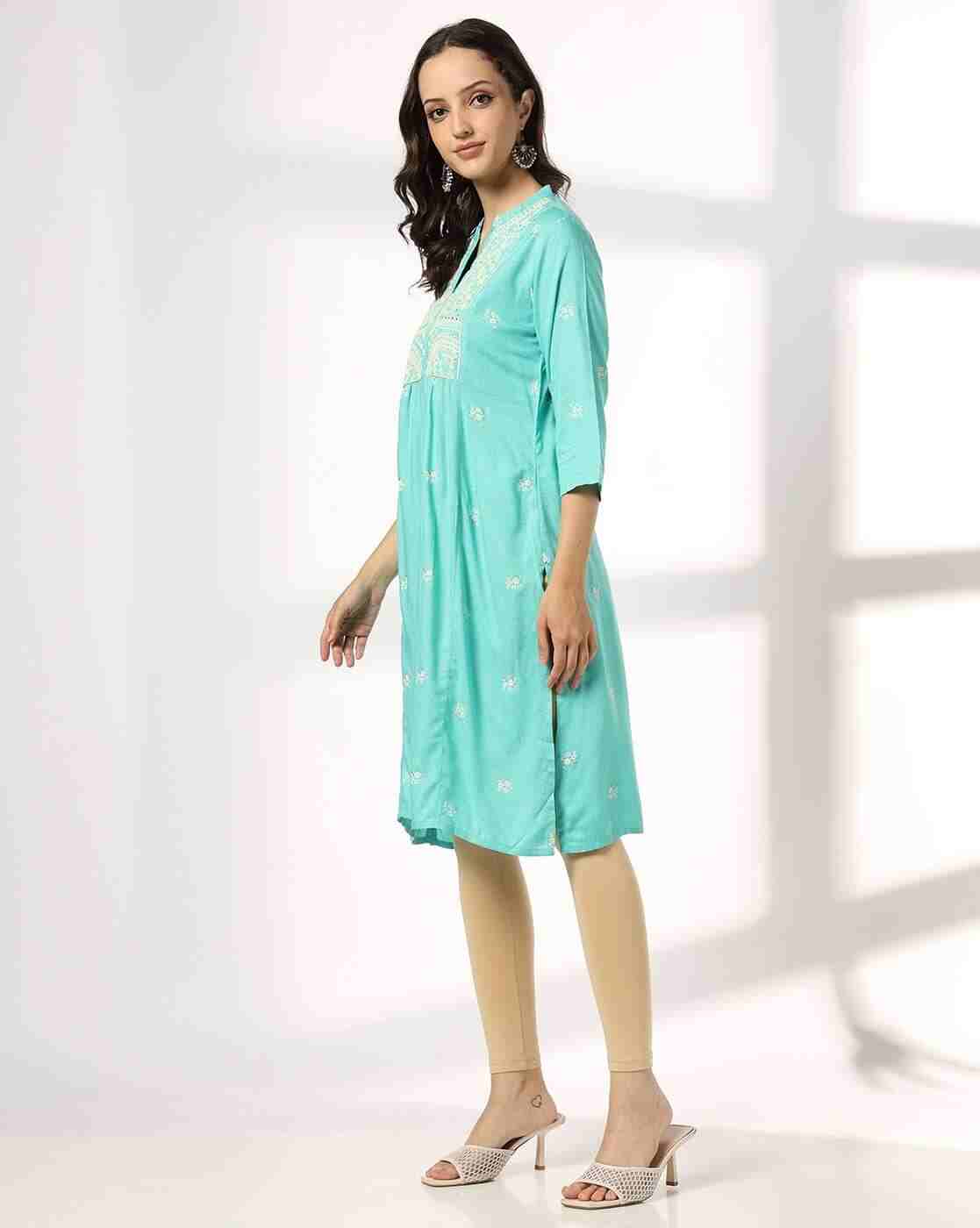 SIYAHI | Women Embroidered Straight Kurta with Insert Pocket|1