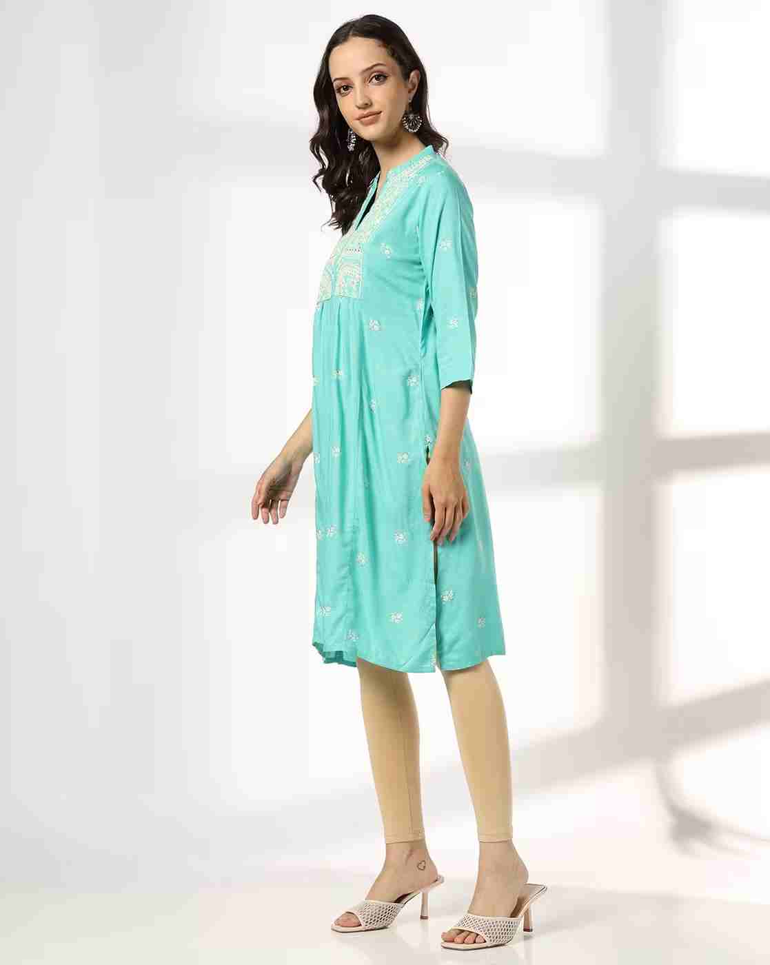 SIYAHI | Women Embroidered Straight Kurta with Insert Pocket