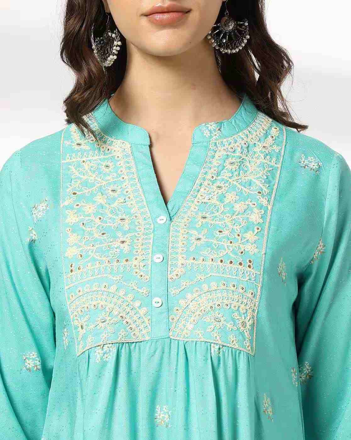 SIYAHI | Women Embroidered Straight Kurta with Insert Pocket|3