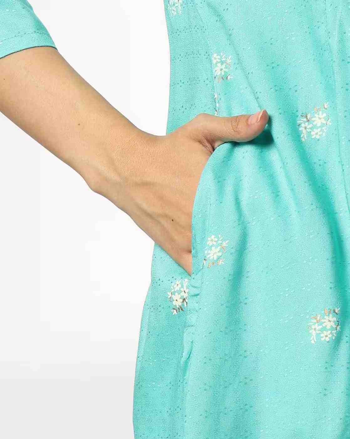 SIYAHI | Women Embroidered Straight Kurta with Insert Pocket|4