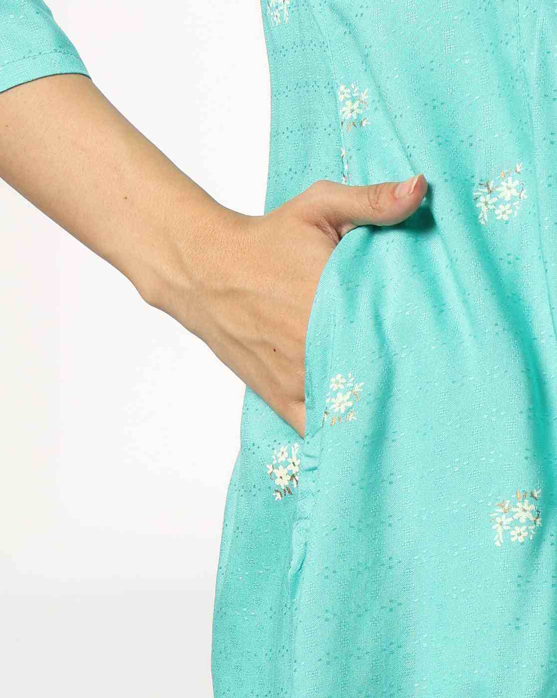 SIYAHI | Women Embroidered Straight Kurta with Insert Pocket|4