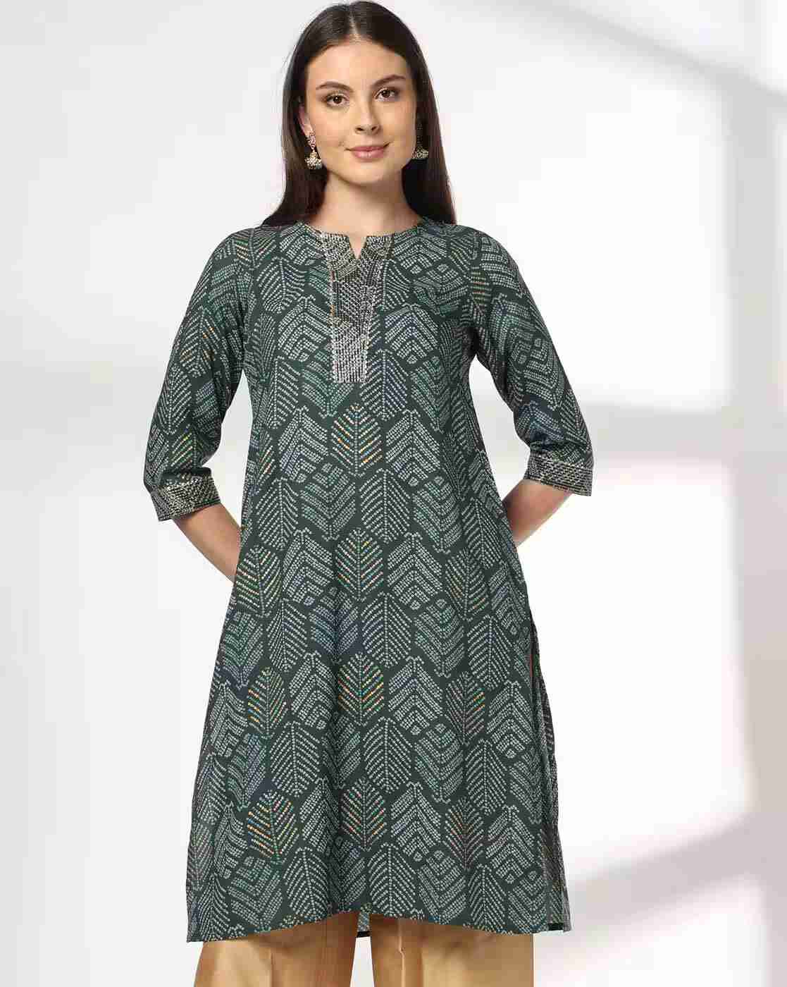 SIYAHI | Women Embroidered Straight Fit Kurta|0