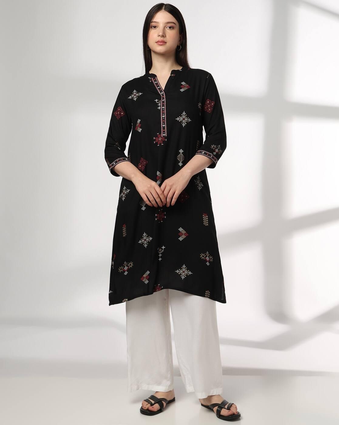 SIYAHI | Women Embroidered Straight Kurta|0