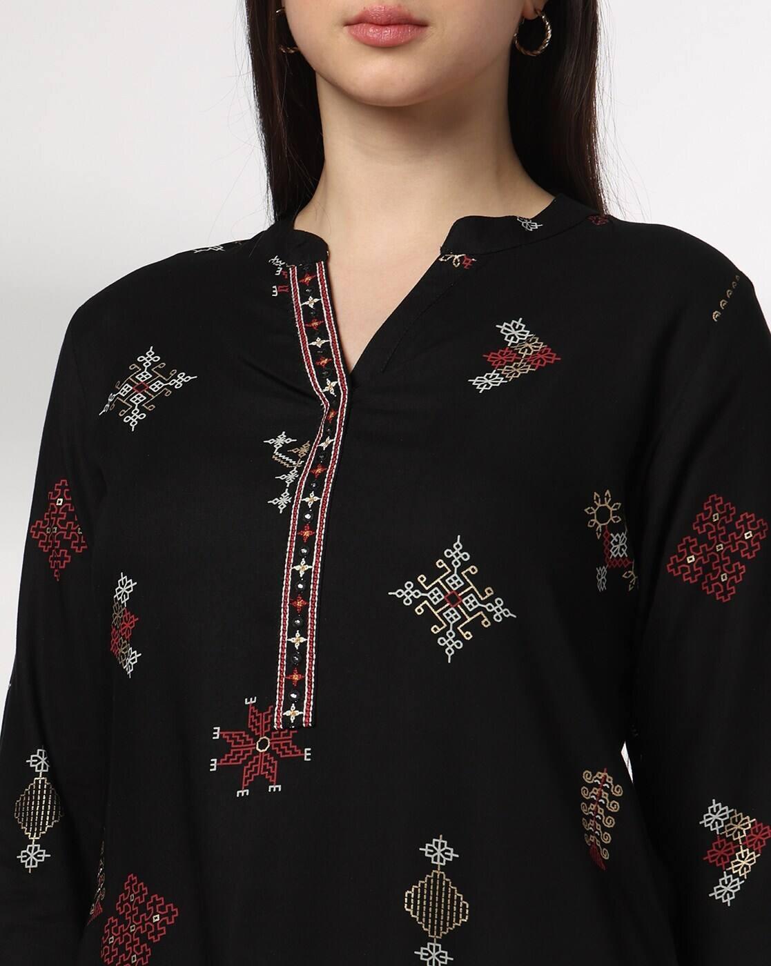 SIYAHI | Women Embroidered Straight Kurta|3
