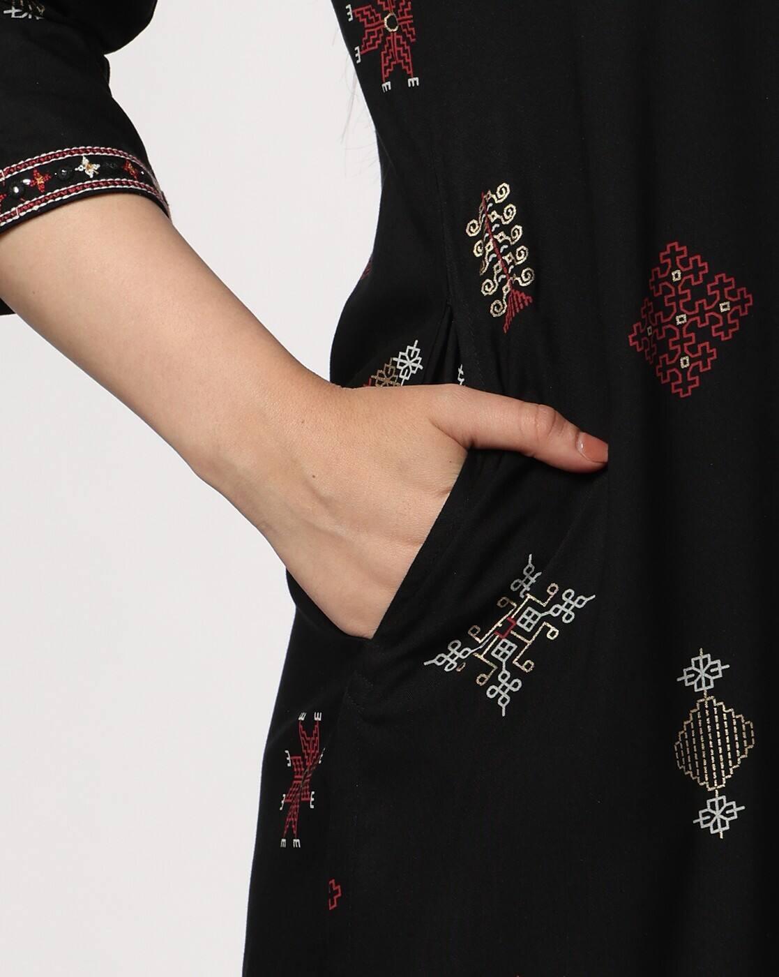 SIYAHI | Women Embroidered Straight Kurta|4