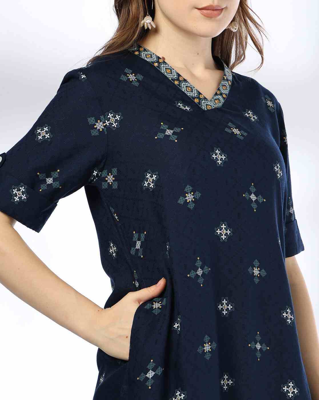 SIYAHI | Women Geometric Print Straight Kurta with Insert Pocket|3