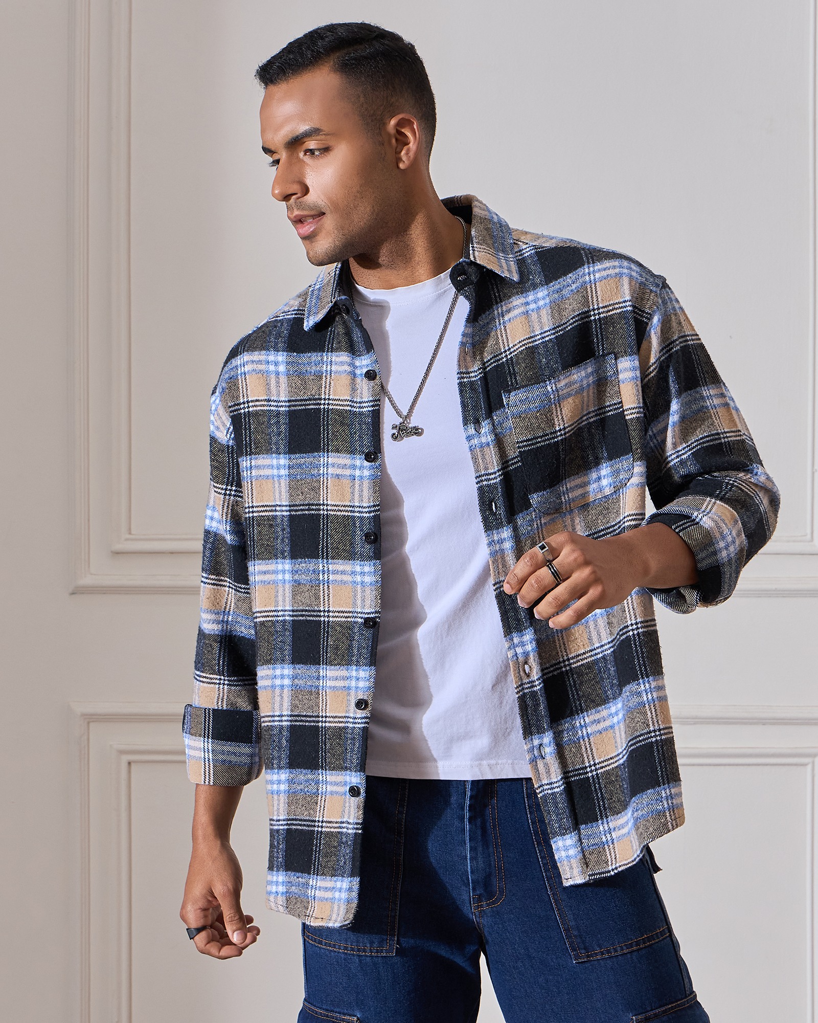 Chimpaaanzee Men Beige & Black Oversized Fit Shirt
