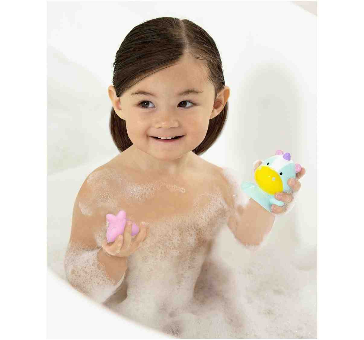 https://cdn.fynd.com/v2/falling-surf-7c8bb8/fyprod/wrkr/products/pictures/item/free/original/skip-hop/9I413810/3/ZS0ToumsqY-9I413810-4.jpg